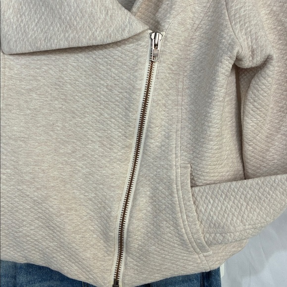 Cabi Jacket - Picture 3 of 7